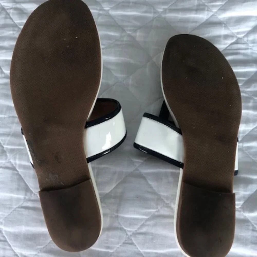J. McLaughlin White and Black Trim Leather Sandal Thong Slides